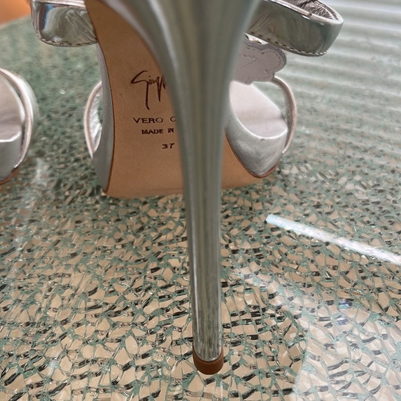 Giuseppe Zanotti Silver Leather Crystal Embellishments Gladiator Heels - Picture 9 of 15